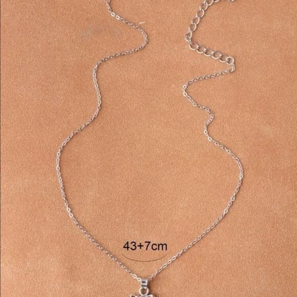 Antique Silver Stainless Steel Holiday Christmas Festive Season Wreath Earrings - Picture 5 of 5